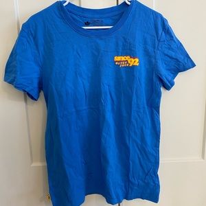 Woman’s large dutch Bros tshirt